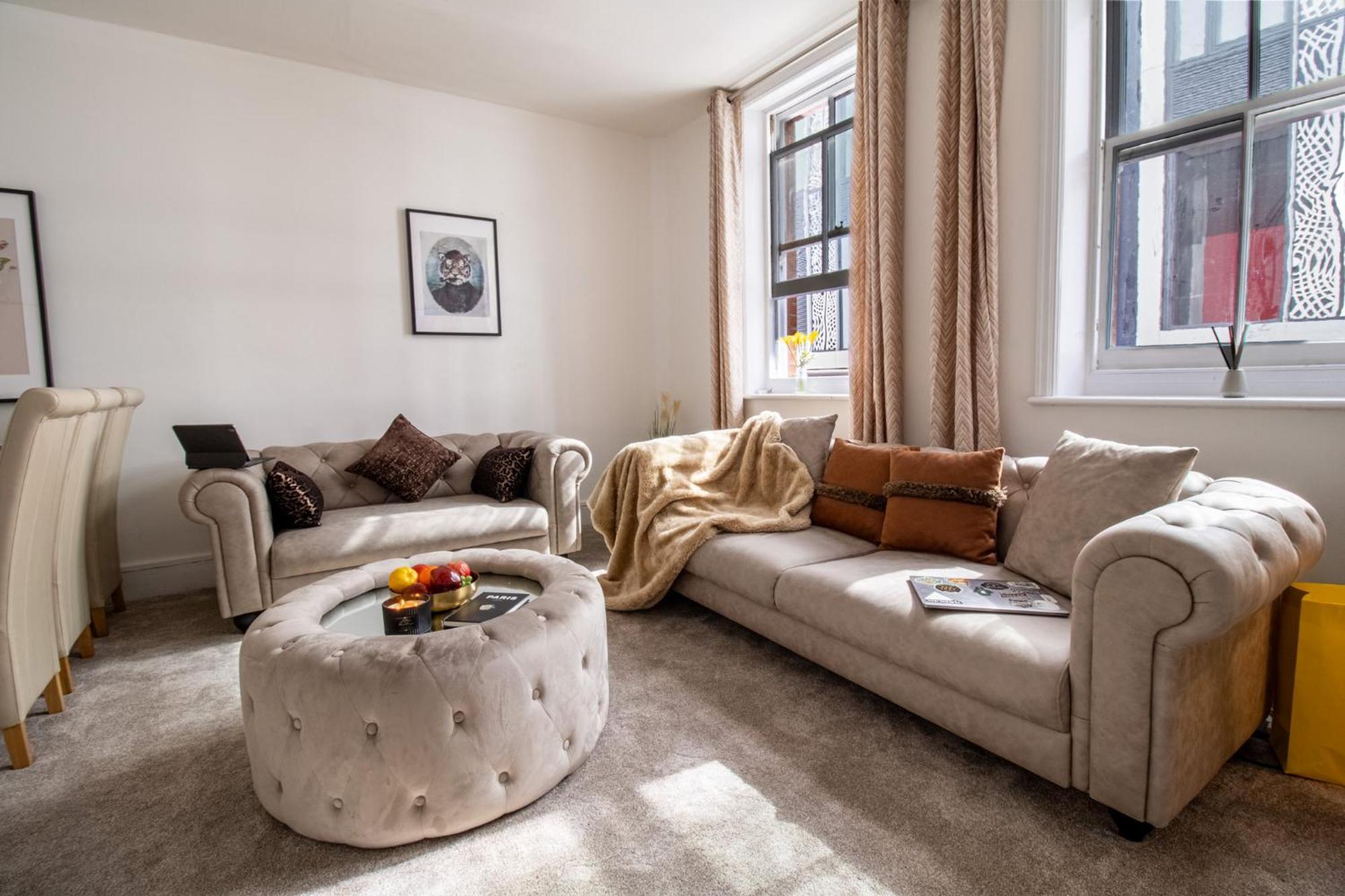 Mayfair Maisonette Chic Spacious 2-Bed - 33A Лондон Екстериор снимка